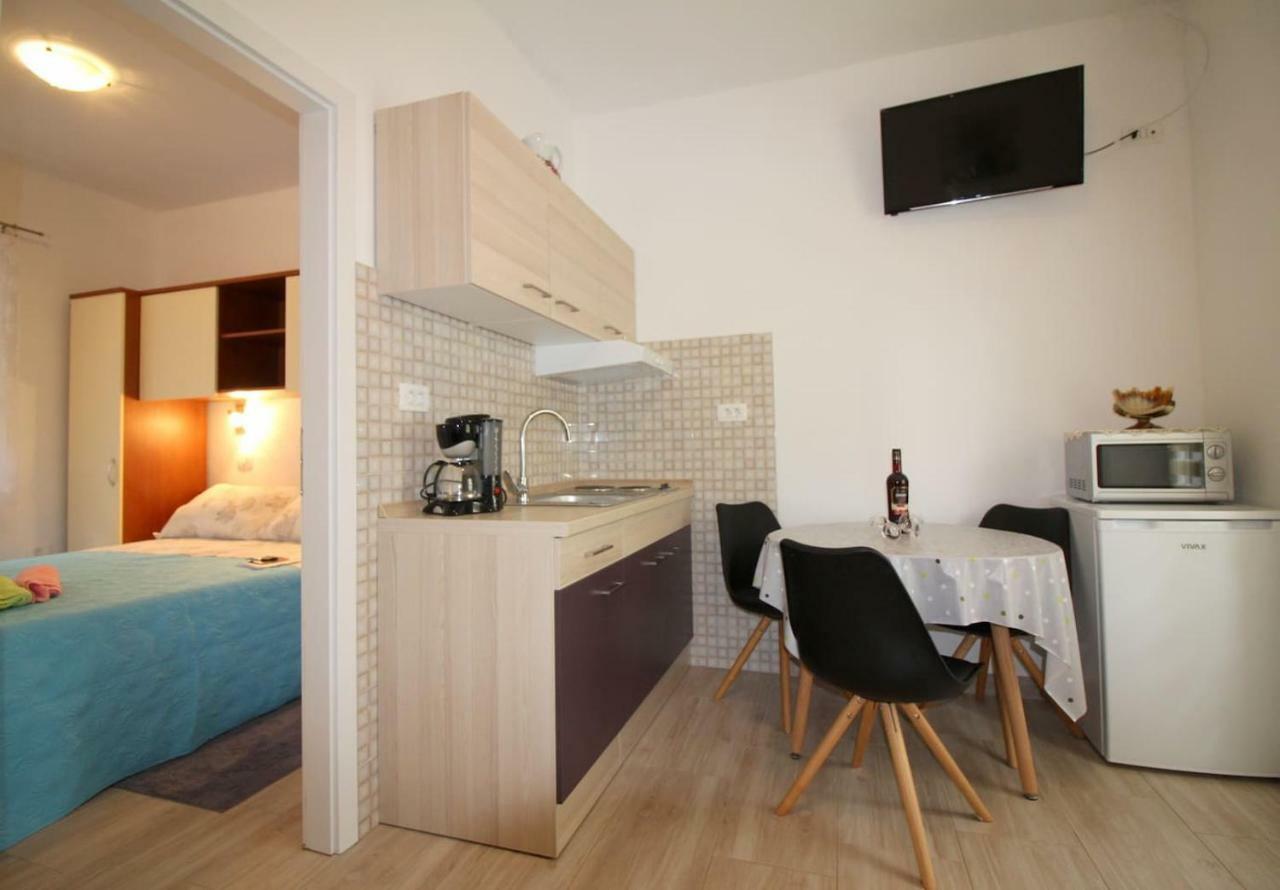 Apartment Noemi In City Center Poreč Kültér fotó