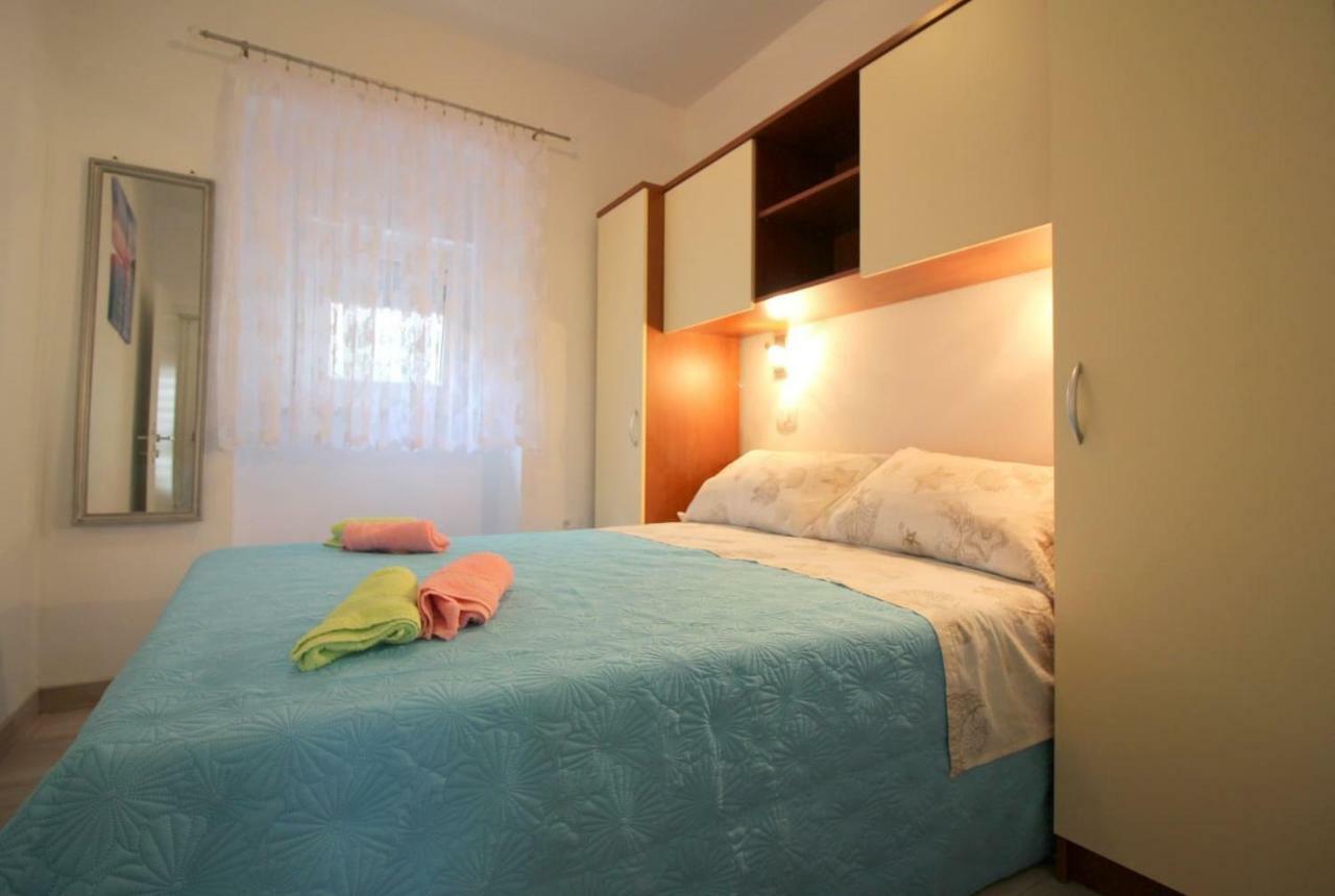 Apartment Noemi In City Center Poreč Kültér fotó